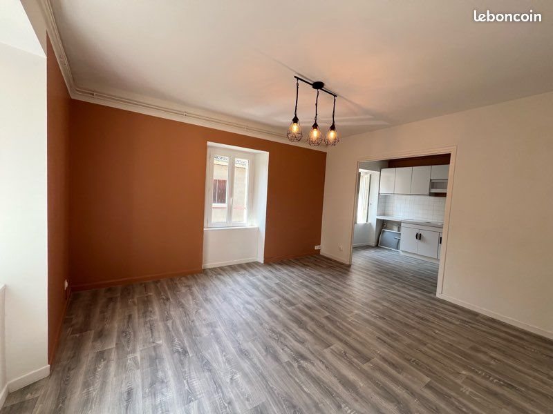 Appartement à louer, 54m², Laussonne