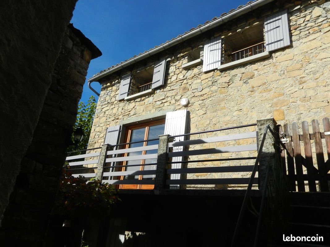 Maison à louer, 54m², Vesseaux