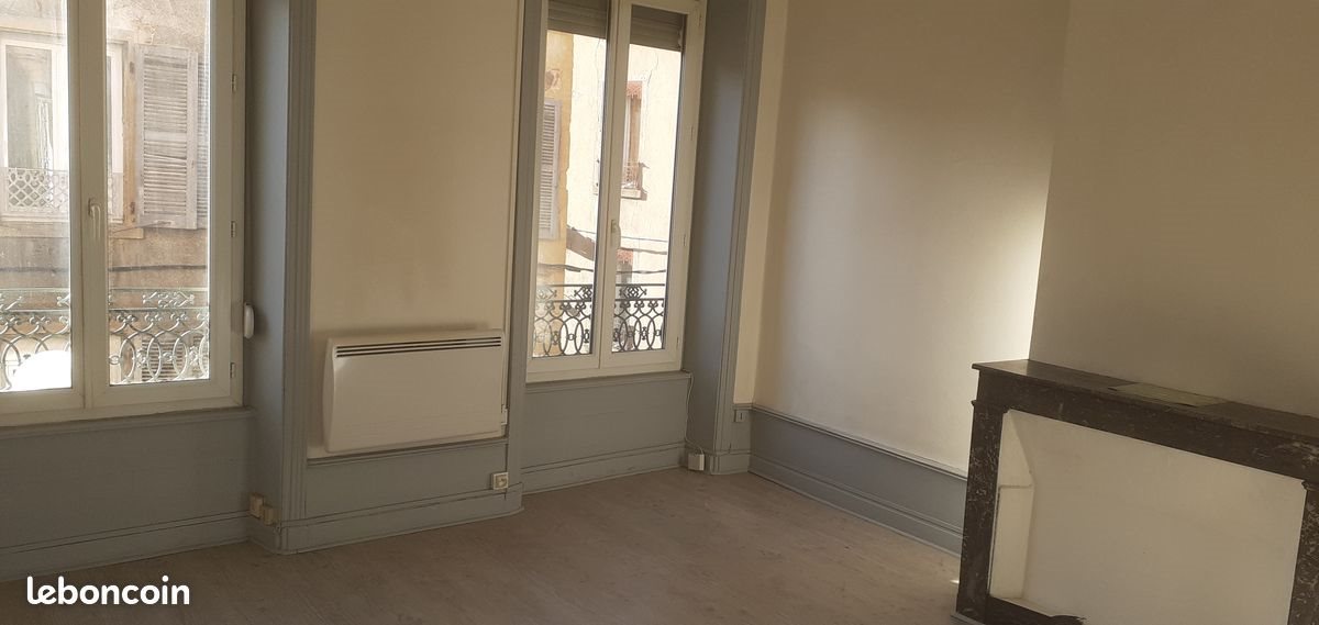 Appartement à louer, 54m², Thizy