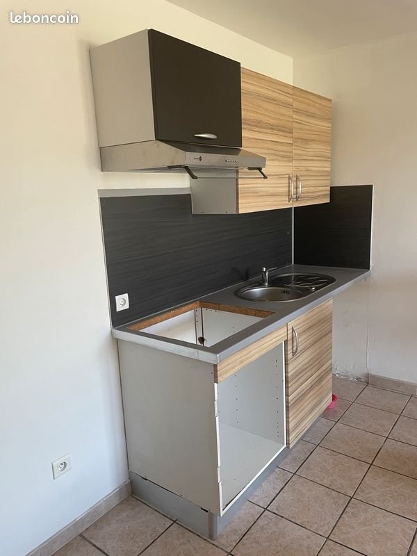 Appartement à louer, 32m², Marignane
