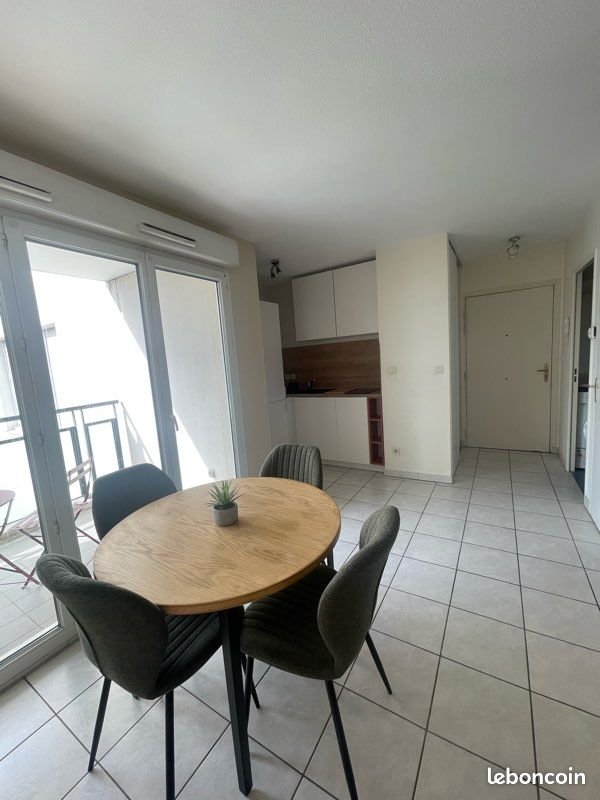 Appartement à louer, 25m², Saint-Priest