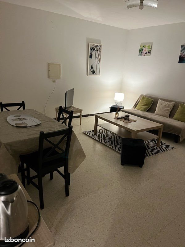 Appartement à louer, 80m², Vénéjan