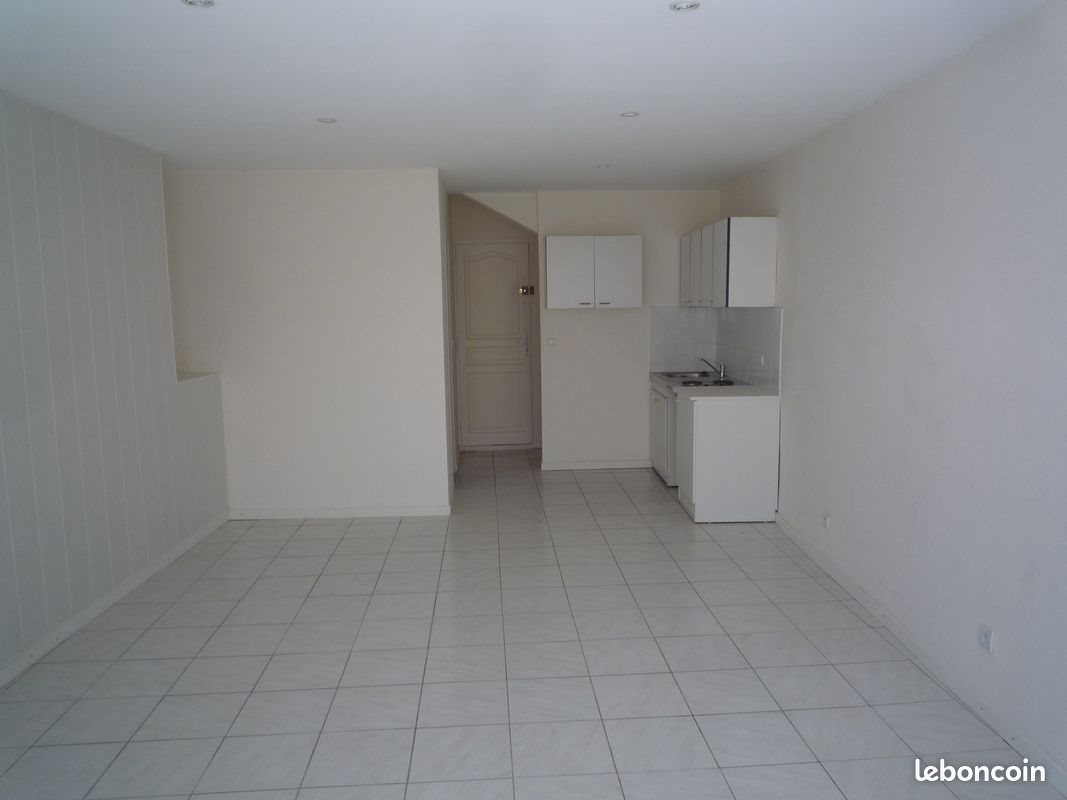 Appartement à louer, 30m², Solliès-Pont