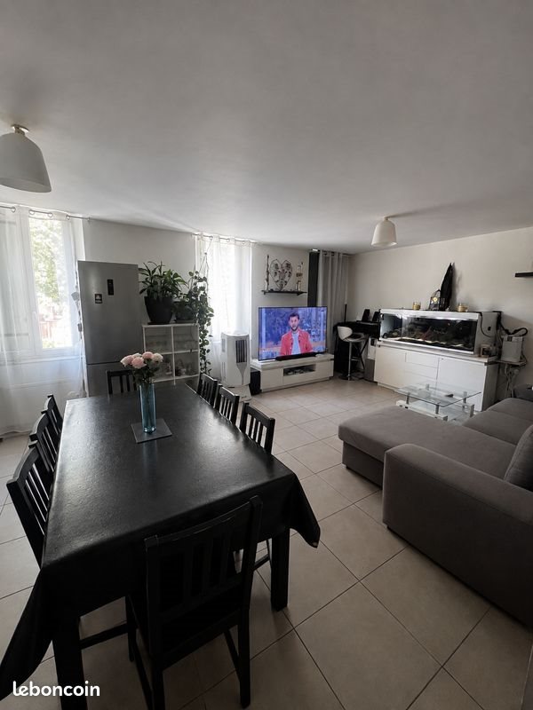 Appartement à louer, 68m², Saint-Maximin-la-Sainte-Baume