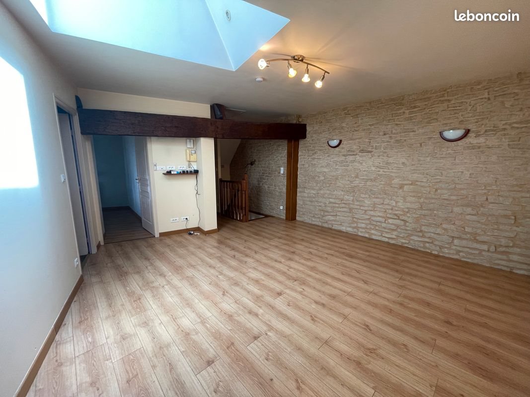Appartement à louer, 75m², Cuiseaux