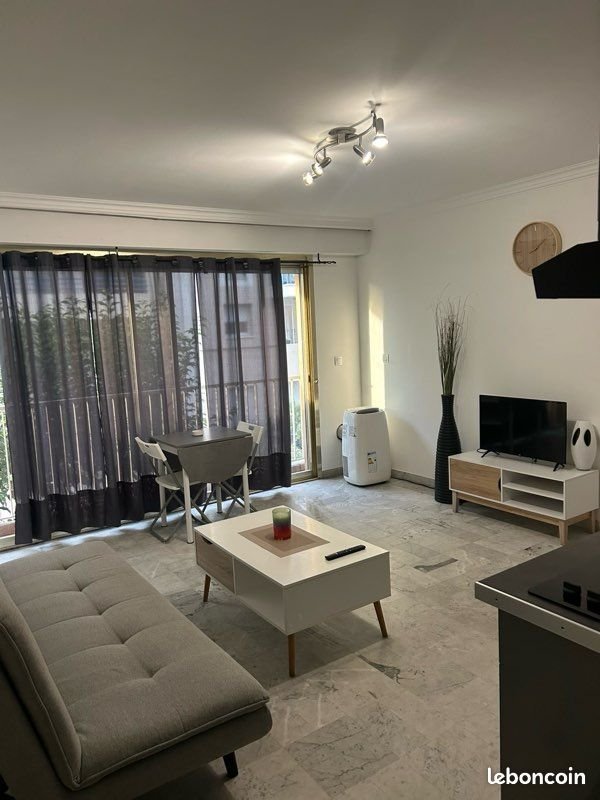 Appartement à louer, 40m², Antibes