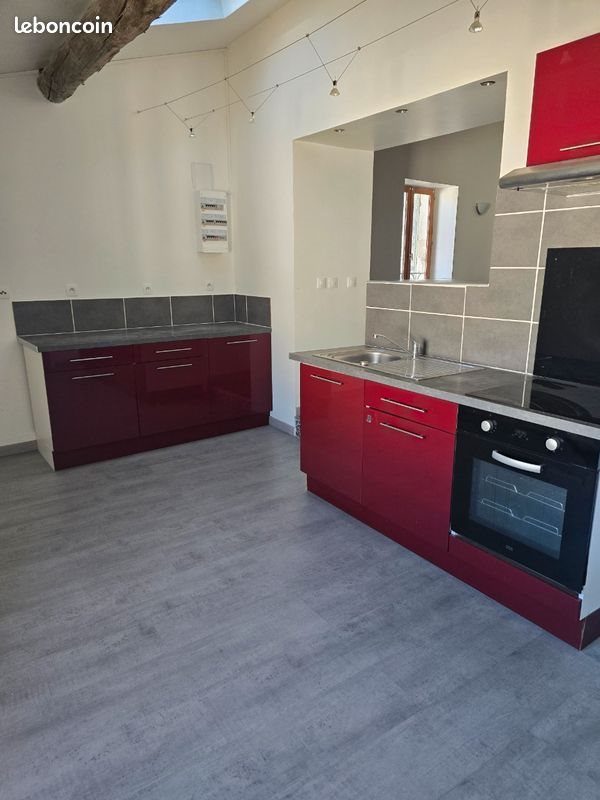 Appartement à louer, 65m², Eyguières