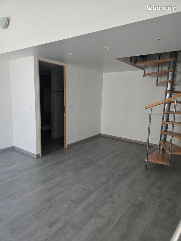 Appartement à louer, 65m², Eyguières