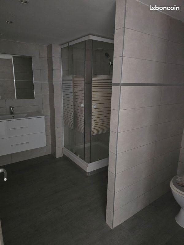 Appartement à louer, 65m², Eyguières