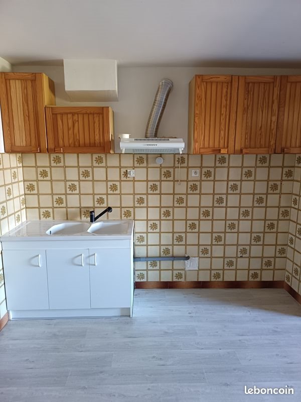 Appartement à louer, 70m², Rieupeyroux