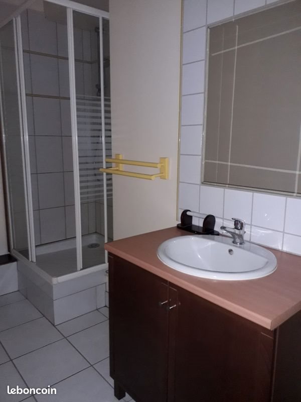 Appartement à louer, 35m², Saint-Etienne-de-Montluc