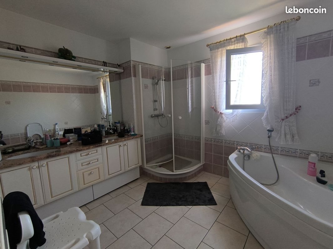 Maison à vendre, 139m², Mallemort