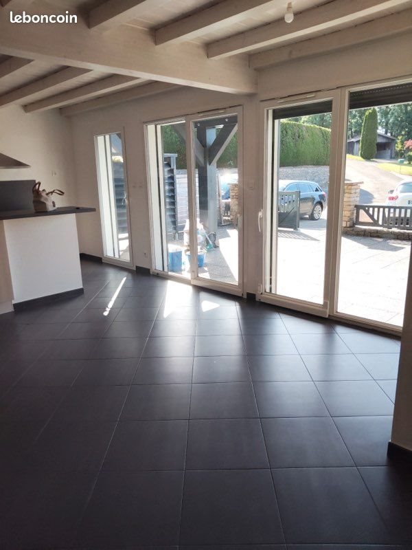 Appartement à louer, 87m², Guyans-Vennes