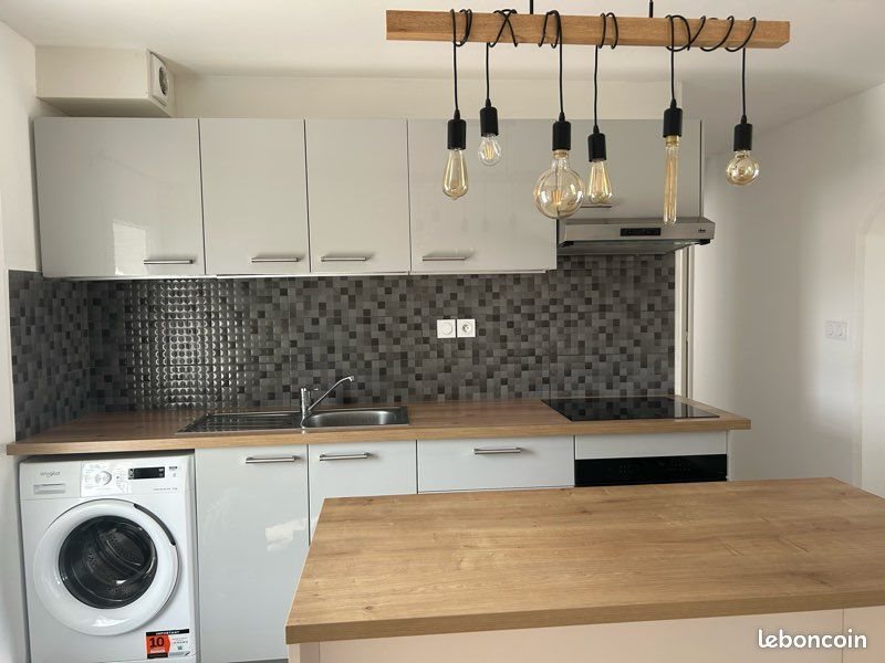 Appartement à louer, 64m², Bressols