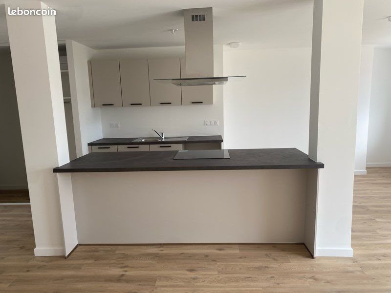 Appartement à louer, 85m², Pluneret