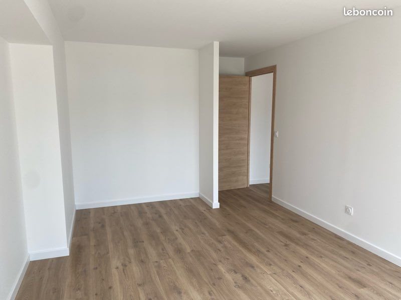Appartement à louer, 85m², Pluneret