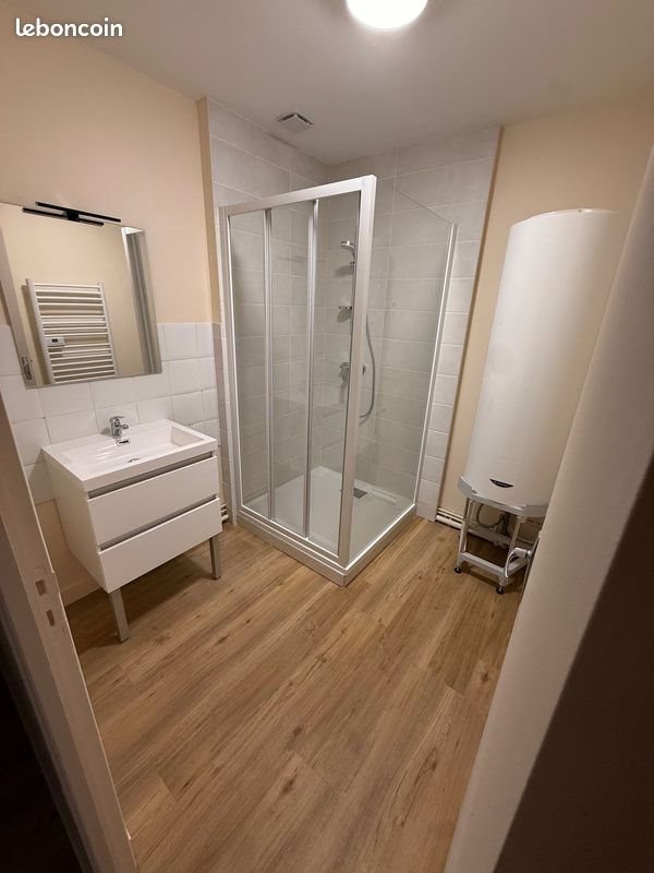 Maison à louer, 81m², Arces