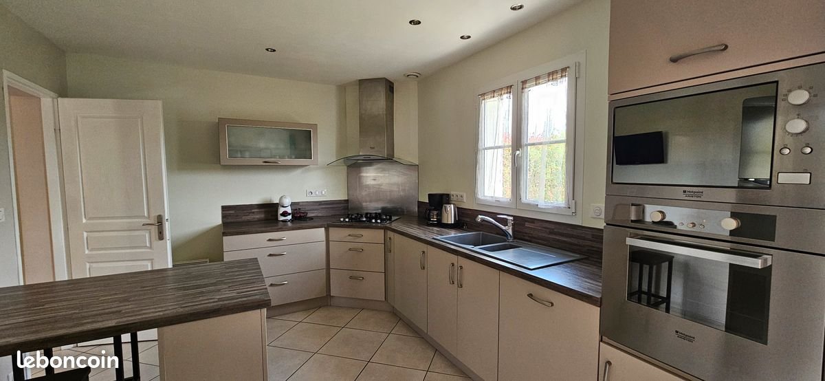 Maison à louer, 140m², Corme-Écluse