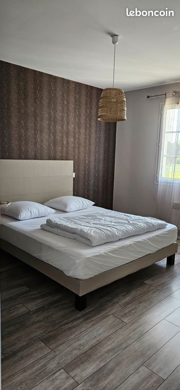 Maison à louer, 140m², Corme-Écluse