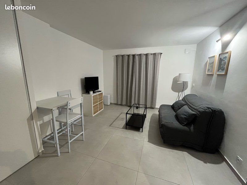 Appartement à louer, 24m², Solliès-Pont