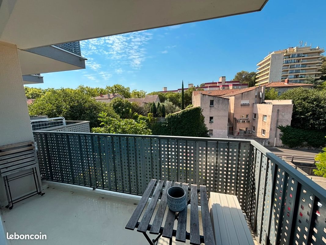 Appartement à louer, 26m², Nîmes