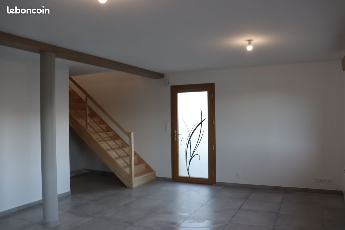Appartement à louer, 87m², Corbonod