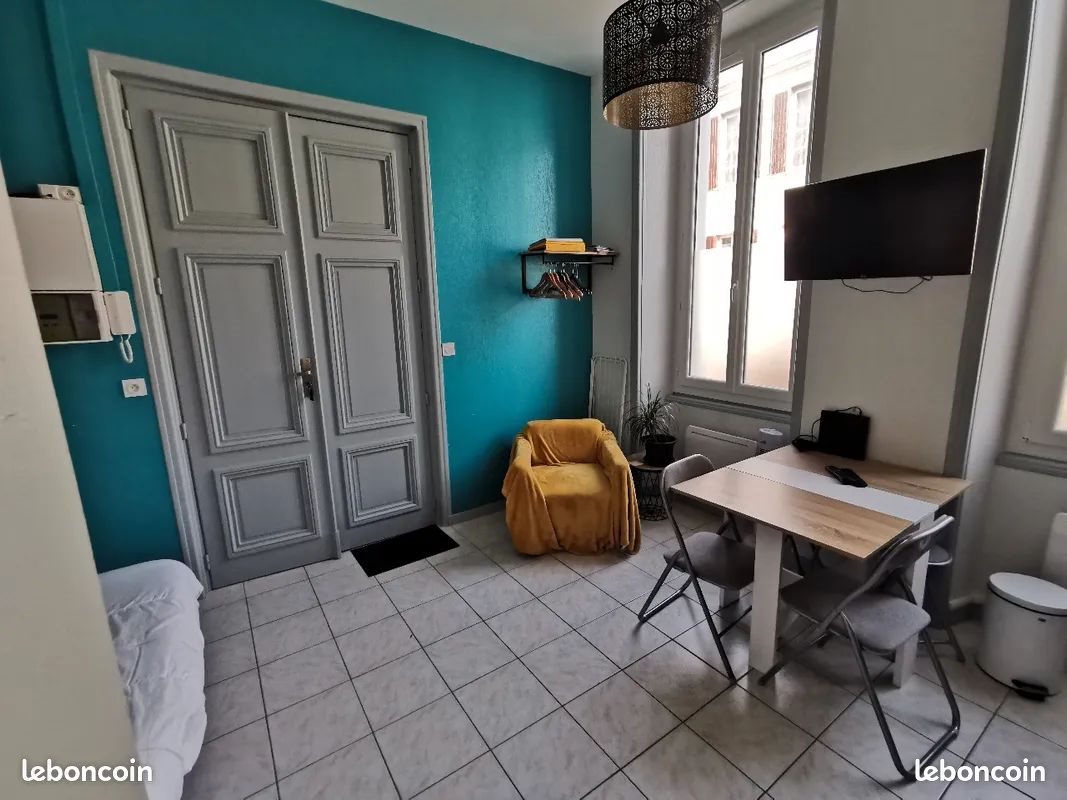 Appartement à louer, 18m², Rochefort