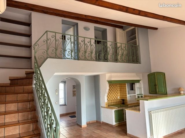 Appartement à louer, 85m², Eyguières
