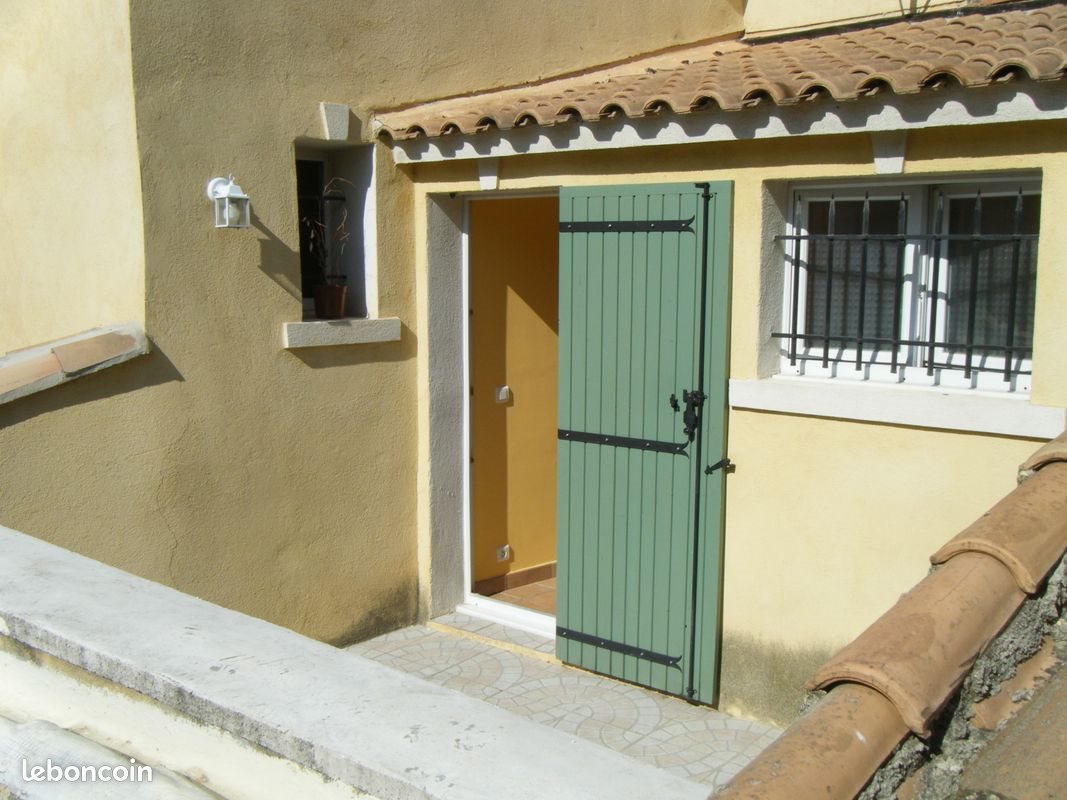 Appartement à louer, 85m², Eyguières