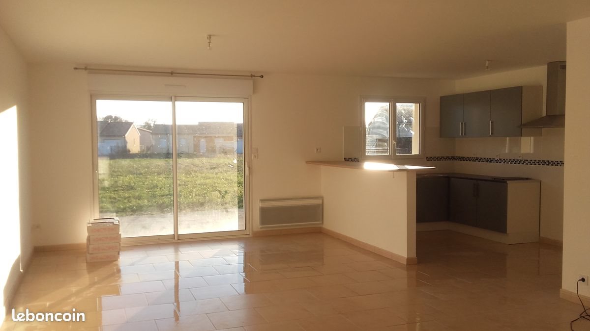 Maison à louer, 120m², Fleuré