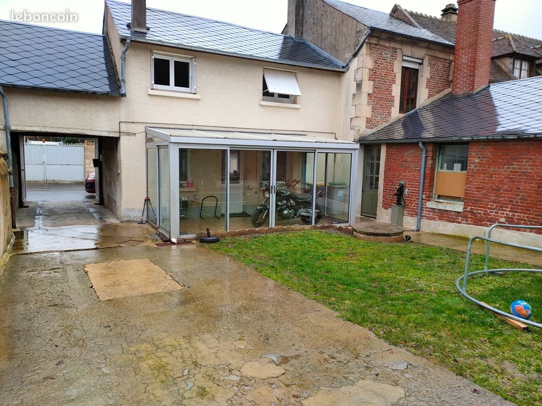 Maison à louer, 94m², Bailleval