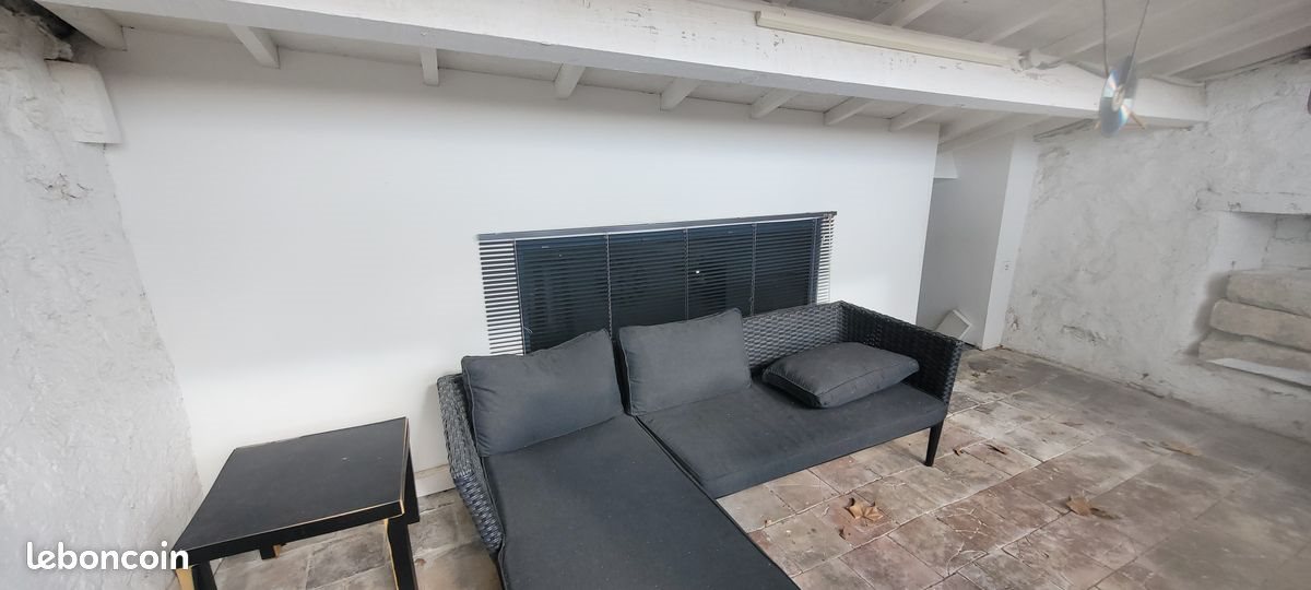 Appartement à louer, 29m², Pélissanne