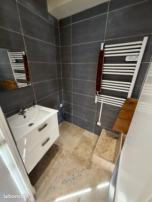 Appartement à louer, 25m², Trets