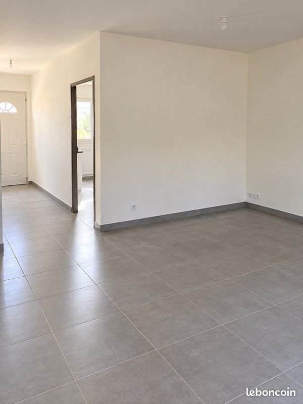 Maison à louer, 86m², Collemiers