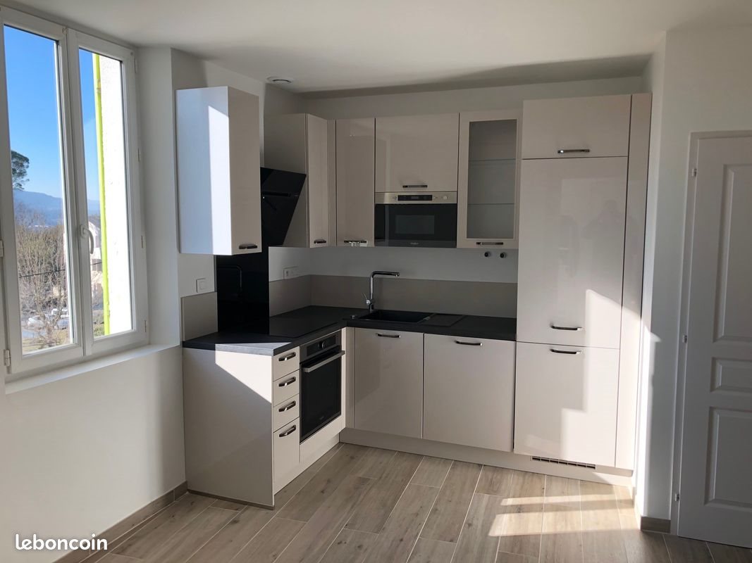 Appartement à louer, 54m², Gémenos