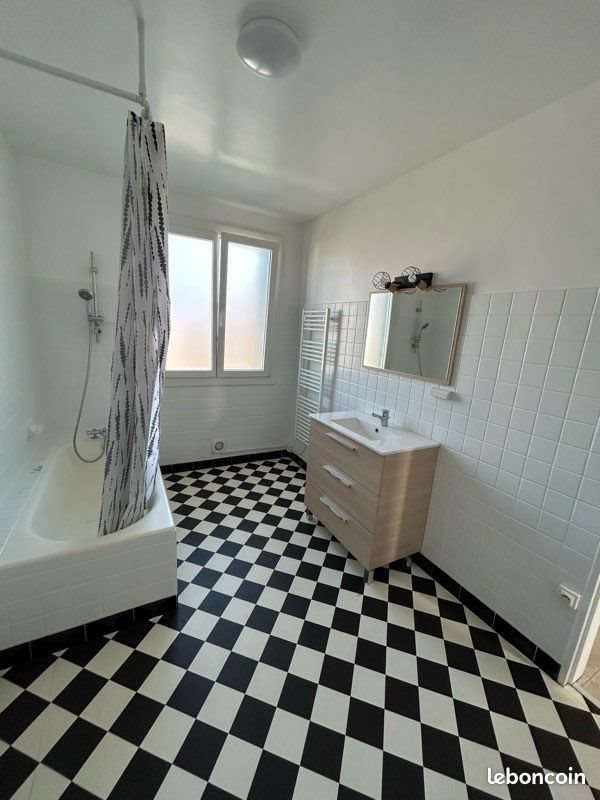 Maison à louer, 75m², Coulgens