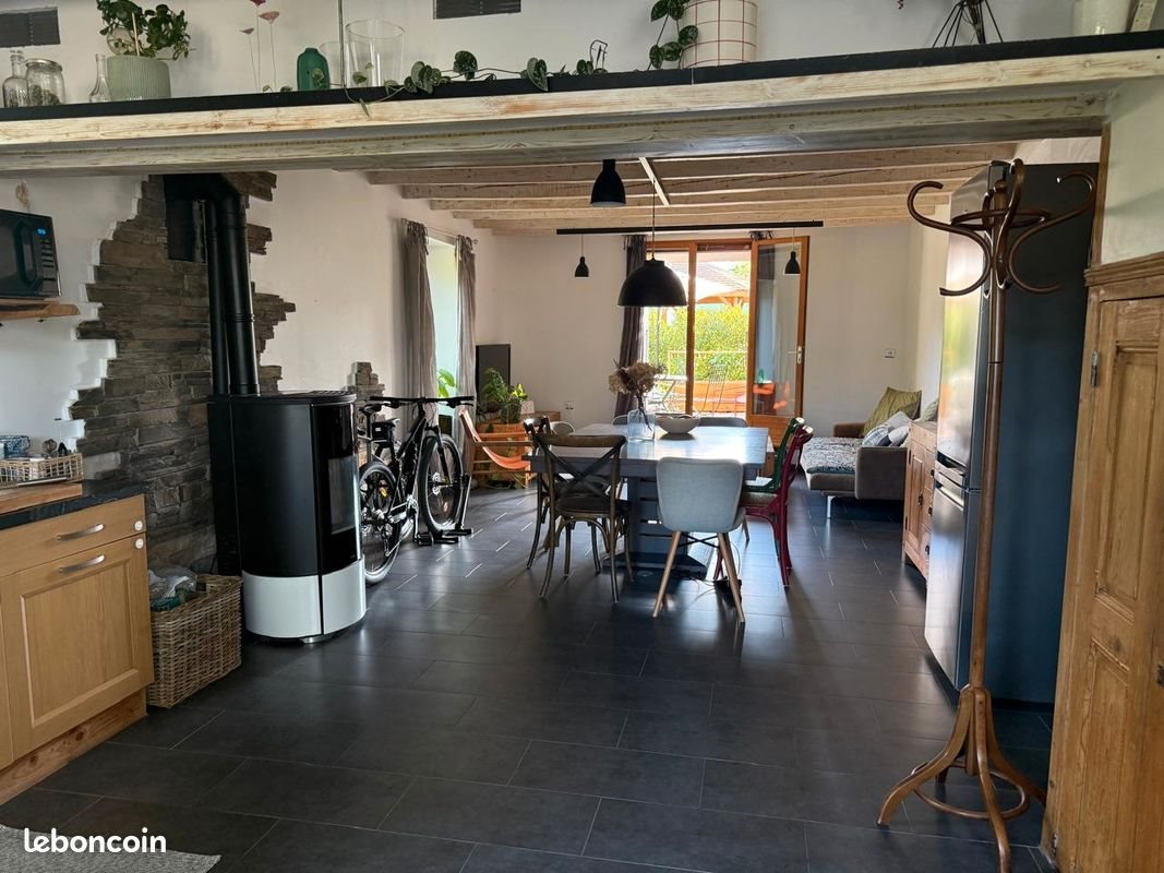 Appartement à louer, 85m², Cornier
