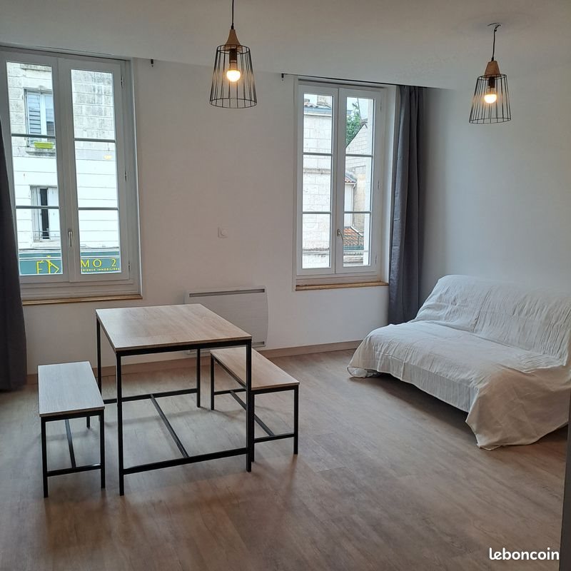 Appartement à louer, 25m², Niort