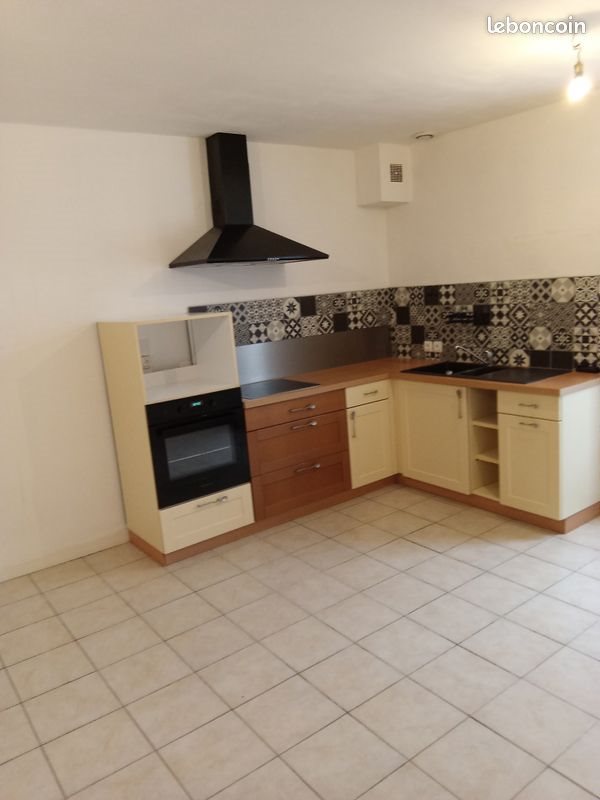 Maison à louer, 47m², Noyant