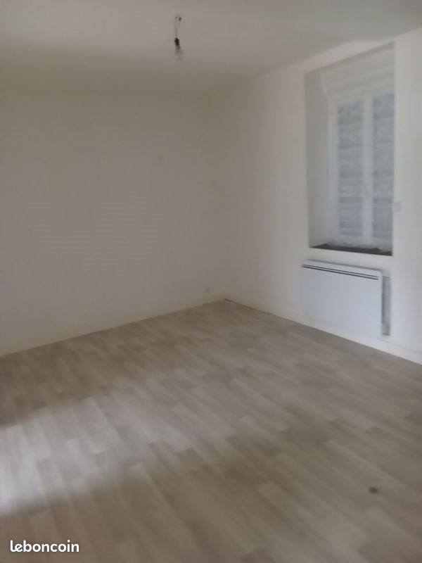 Maison à louer, 47m², Noyant