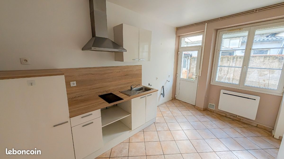 Maison à louer, 110m², Mayet