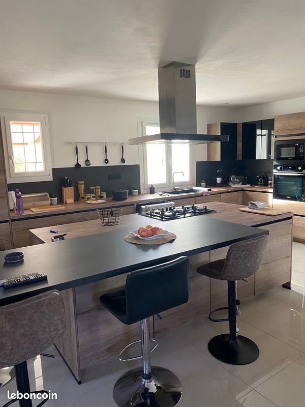 Maison à louer, 170m², Les Eglisottes-et-Chalaures