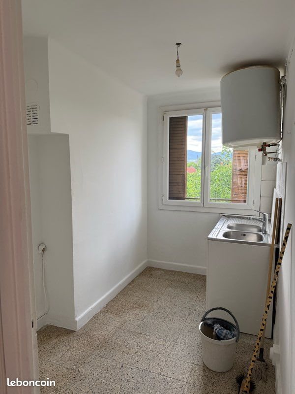 Appartement à louer, 60m², Roussillon
