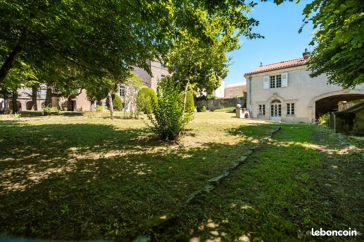 Maison à vendre, 305m², Brives-Charensac