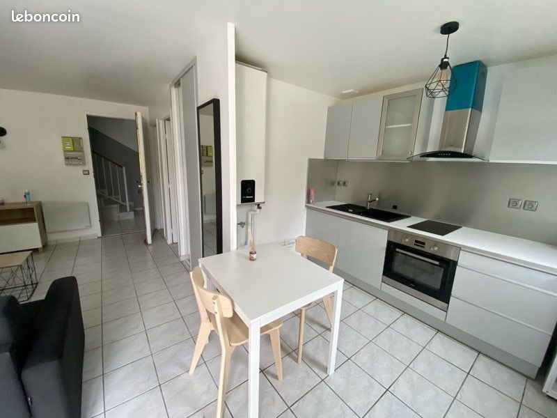 Appartement à louer, 38m², Bron