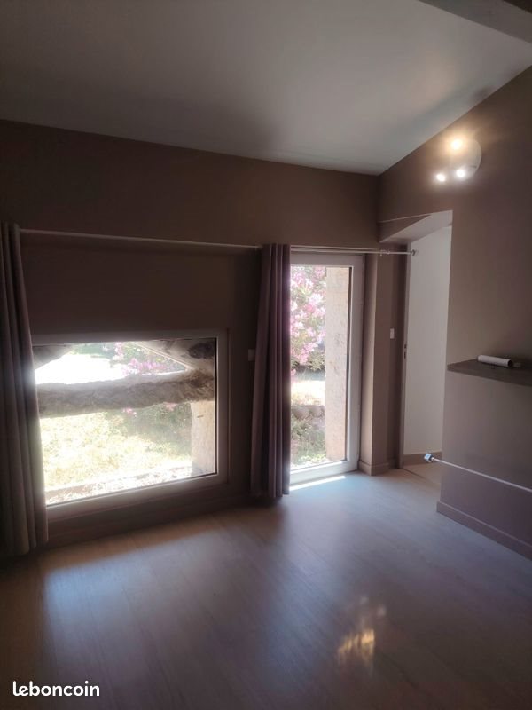 Maison à louer, 60m², Lussas