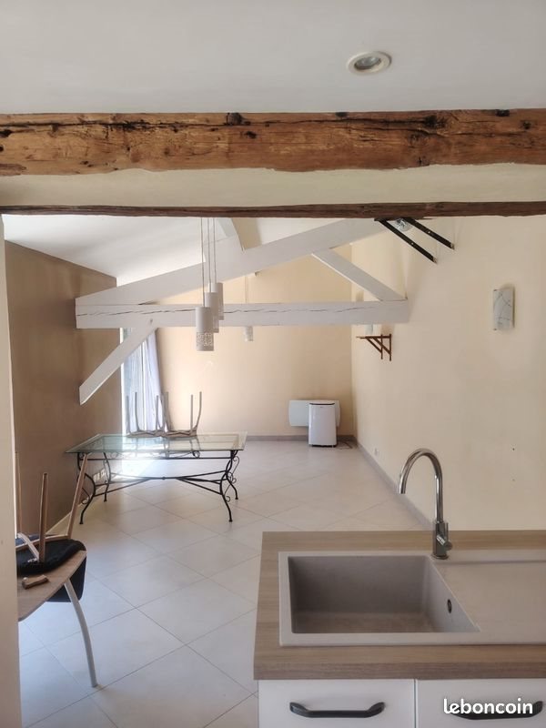 Maison à louer, 60m², Lussas