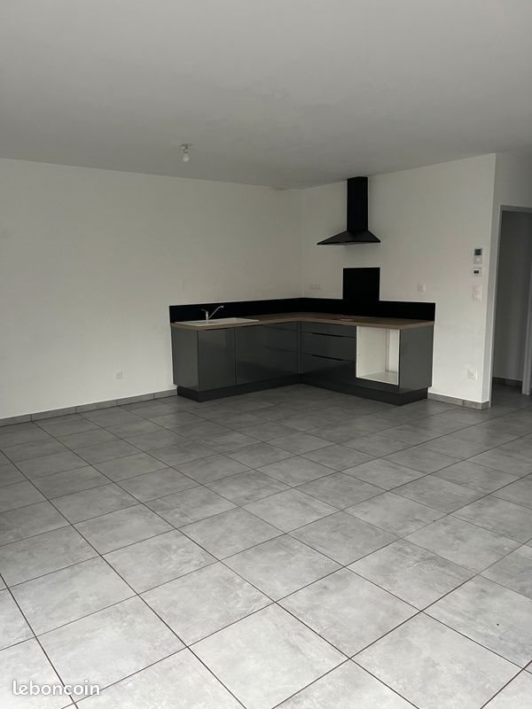 Maison à louer, 70m², Chalain-le-Comtal