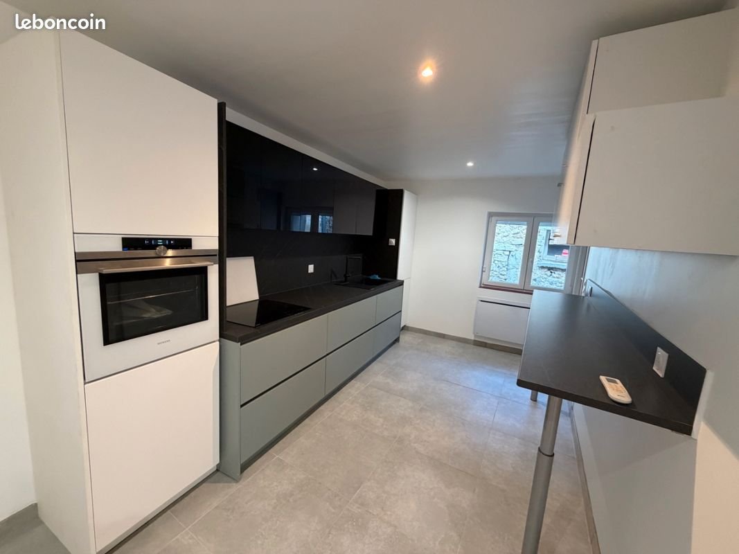 Appartement à louer, 70m², Espeluche
