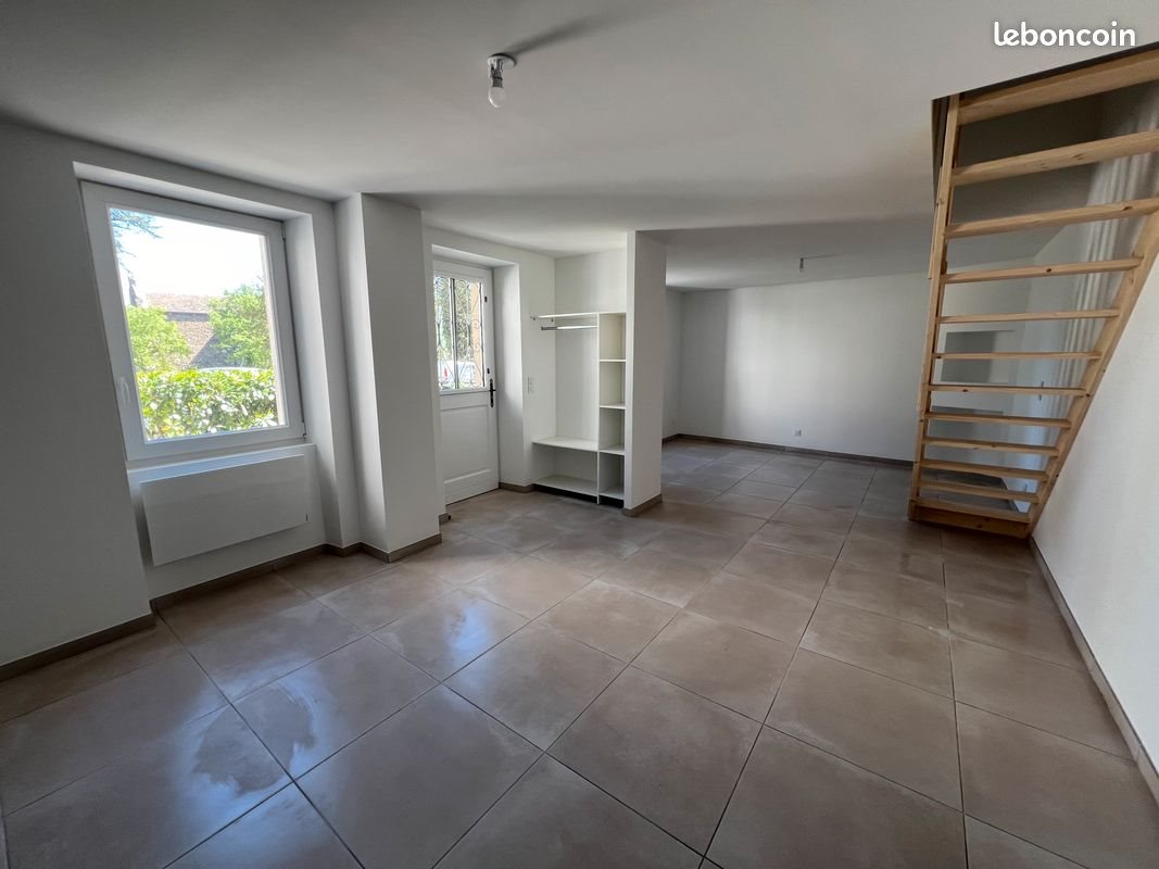 Maison à louer, 72m², Génissieux